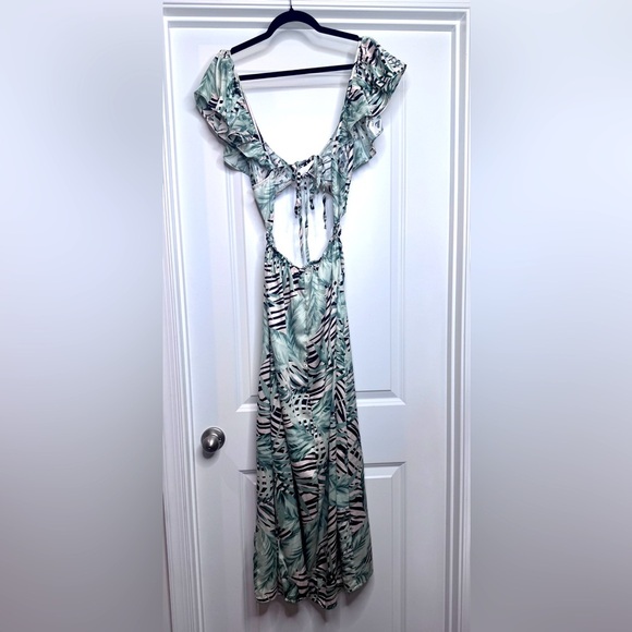 ASOS DESIGN frill sleeve maxi beach dress with cut out in zebra palm print - Picture 6 of 12